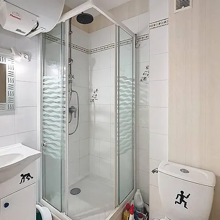 4 Pers, Balcons, Parking Prive, A 300m De La De Merville-franceville - Fr-1-465-37 * Merville-Franceville-Plage