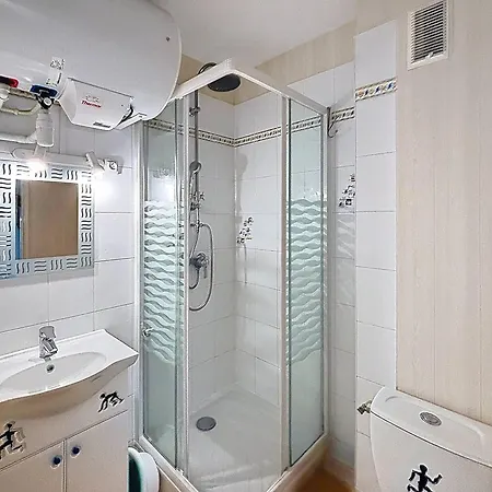 4 Pers, Balcons, Parking Prive, A 300m De La De Merville-franceville - Fr-1-465-37 Appartement Merville-Franceville-Plage