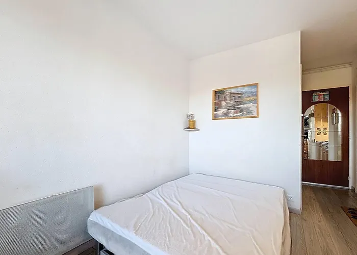 Apartment 4 Pers, Balcons, Parking Prive, A 300m De La De Merville-franceville - Fr-1-465-37 *