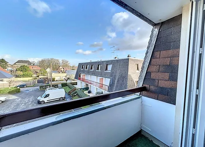 4 Pers, Balcons, Parking Prive, A 300m De La De Merville-franceville - Fr-1-465-37 Merville-Franceville-Plage