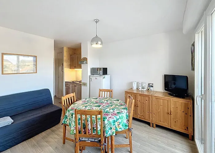 Apartment 4 Pers, Balcons, Parking Prive, A 300m De La De Merville-franceville - Fr-1-465-37 *